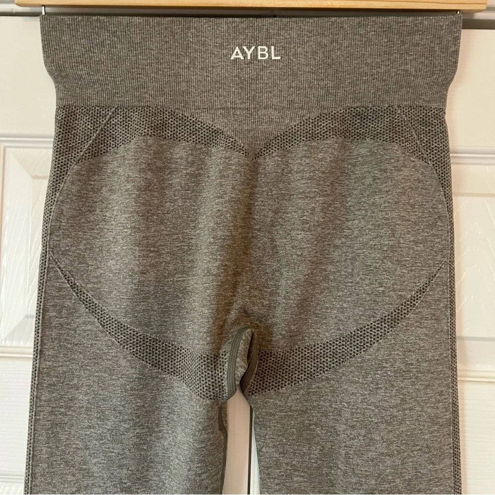 AYBL 🩶 Gray High-Waisted Leggings - Picture 5 of 5